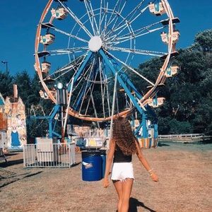 Meet your Posher, Olivia